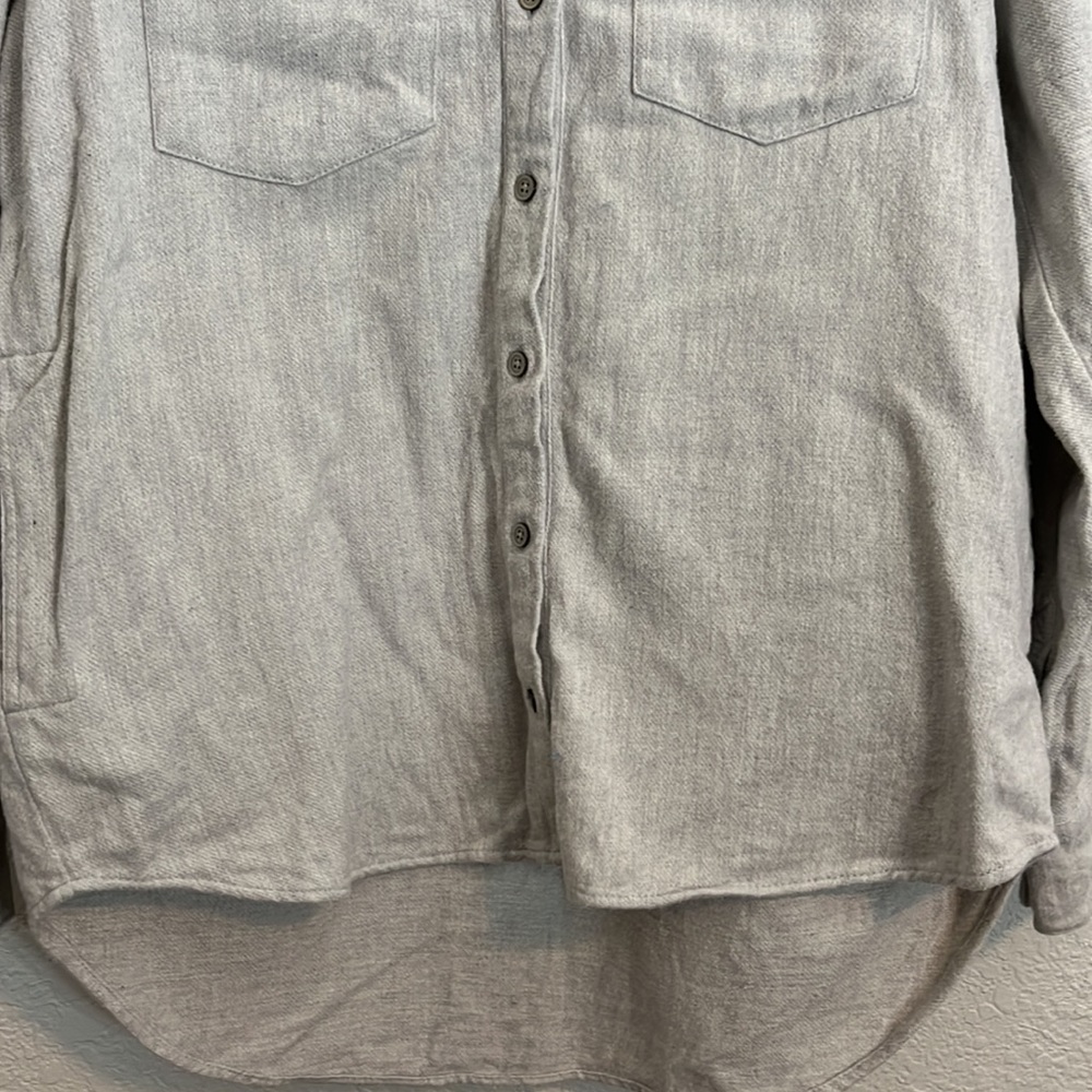 Madewell light gray mid weight flannel shacket with pockets Preppy Casual Alpine - Picture 3 of 11